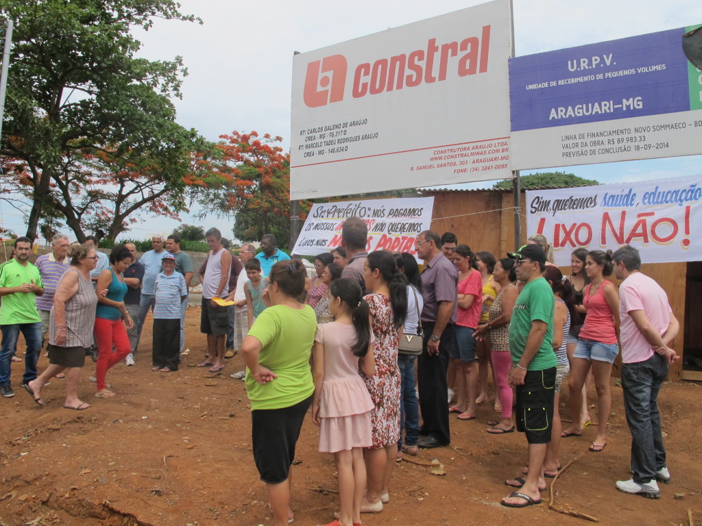 Moradores, com o apoio de vereador, tentam embargar obra da prefeitura, estimada em aproximadamente 90 mil reais