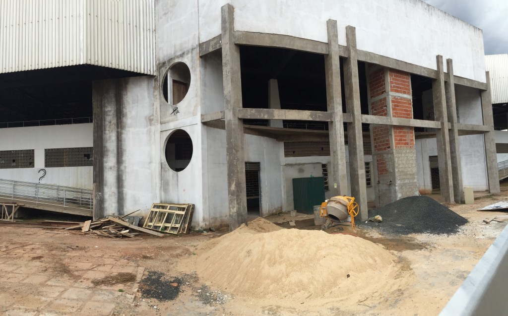 Obras de modernização tiveram início em 2008 e local permanece interditado