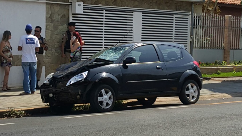 O casal foi atropelado no cruzamento das ruas Cesário Alvim e Uruguaiana