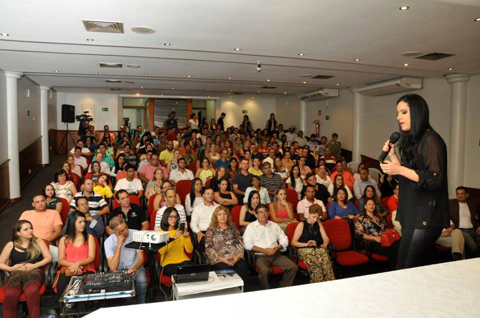 Público expressivo esteve presente na última palestra do ano oferecida pela CDL