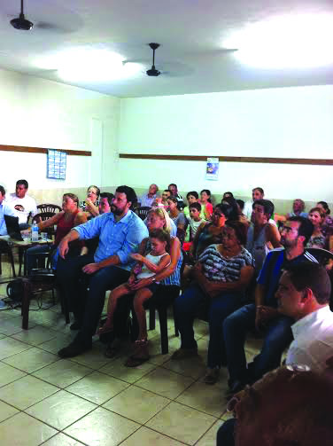 Reunião com o prefeito ocorreu nesta quarta-feira, no salão paroquial da igreja Santa Edwiges no bairro Gutierrez
