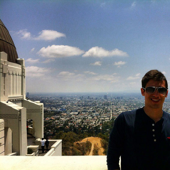 Recém chegado do Canada, jovem Carlos Robrigo Coelho comemora hoje mais um ano de vida