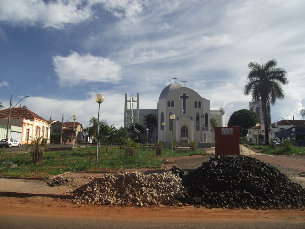 Prefeitura aguarda posicionamento da empresa em relação às obras