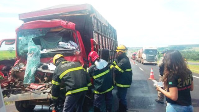 Acidente ocorreu na tarde de ontem
