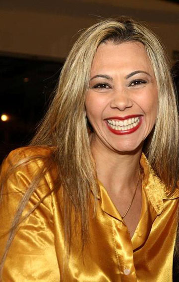Hoje 24, a troca de idade acontece para a adorável Dra. Ludmila Haddad. Meu mais afetuoso abraço, felicidades e anos de vida!