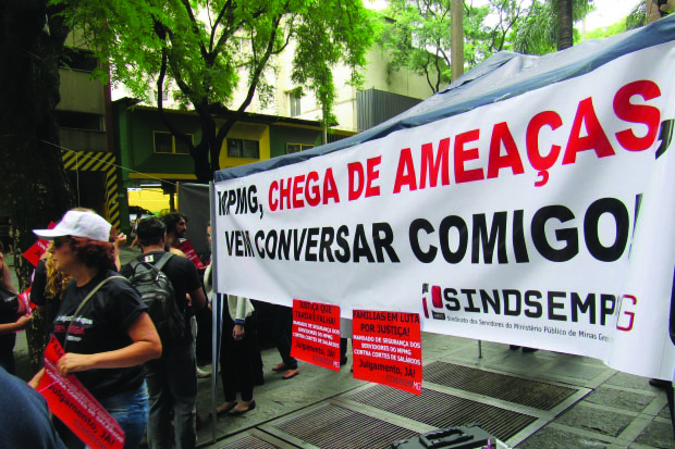 A greve continua em todo o Estado, e servidores grevistas foram ameaçados de não receberem seus salários em janeiro de 2016 (Foto/Fonte: Sindicato dos Servidores do Ministério Público (Sindsemp-Mg). )