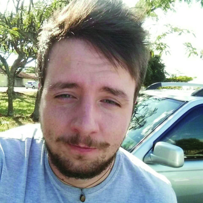 “Infelizmente, temos que nos contentar com os reajustes, pois, eles sempre ocorrem, o problema é acontecerem de maneira abusiva como é neste caso, levando em conta a falta de manutenção das rodovias e os defeitos graves de engenharia, pois, quando chove a BR ganha vários pontos de aquaplanagem. É uma pena, eu não me importaria com o aumento do valor, porque como disse, é natural que aconteçam os reajustes, mas onde não houve mudanças na rodovia é decepcionante.” Ricardo de Freitas