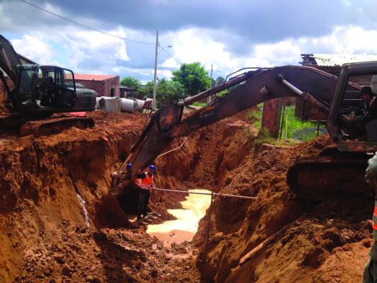 Responsáveis pelas obras durante a construção de rede subterrânea