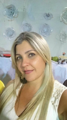 Luciana Manoukian também festejou mais um ano de vida neste dia 12 #Parabéns