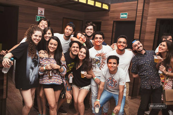 A aniversariante do dia 24, Aline Nishikawa Araújo, comemorou mais um ano de vida ao lado de amigos #Parabéns