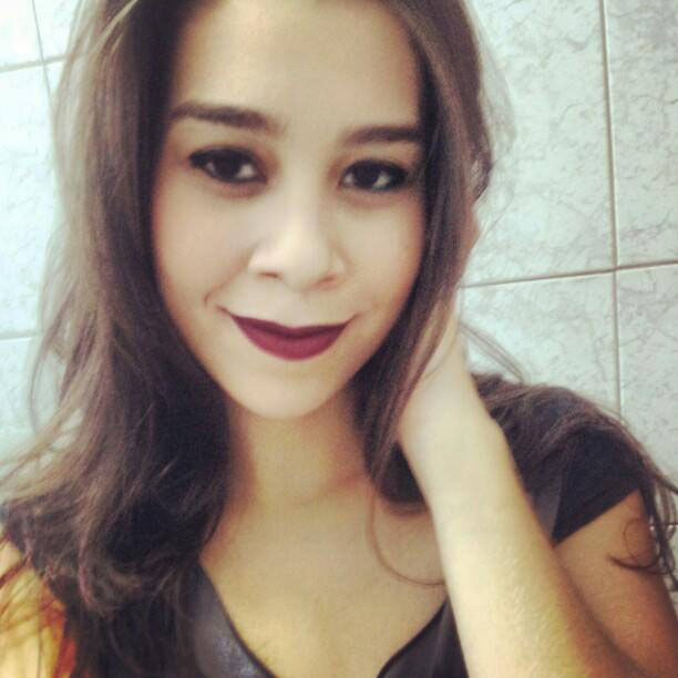 Camila Borges Junqueira completa neste sábado mais um ano de vida #Parabéns