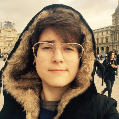 Quem também comemorou aniversário nesta terça-feira, dia 12, foi Ana Beatriz Prado #Parabéns