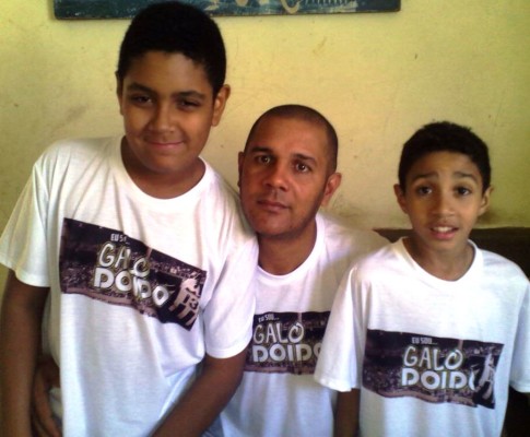 Guilherme Murilo M.G. Oliveira aniversariante de hoje, com o papai Luiz Muílla e o irmão Luiz Felipe 