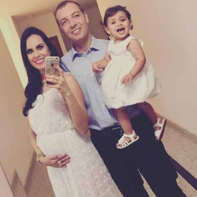 Gravidíssima do segundo filho, a belíssima Cinthia Clemente brinda mais um aniversário hoje, 28. Os festejos acontecem ao lado do maridão Adélio de Lima e da princesinha Rafaela. Enjoy your day!