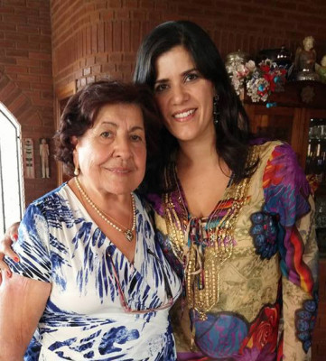 Hoje 21, a querida Eveline Tomé estreia idade nova. Estampando imagem carregada de amor e afeto ao lado da vovó Raula, a empresária recebe o meu abraço acompanhado de votos de felicidades e anos de vida. Enjoy your day!