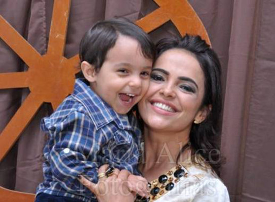  Antecipando festejos para Dra. Marines Cunha que na próxima segunda-feira, 25, canta parabéns. Para a renomada psicóloga os melhores e maiores desejos de muita saúde, felicidades e claro, muito sucesso.