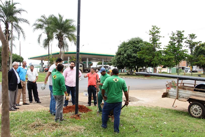 Primeiro local a receber os preparativos para a instalação do semáforo foi no trecho entre as avenidas Minas Gerais e Mato Grosso