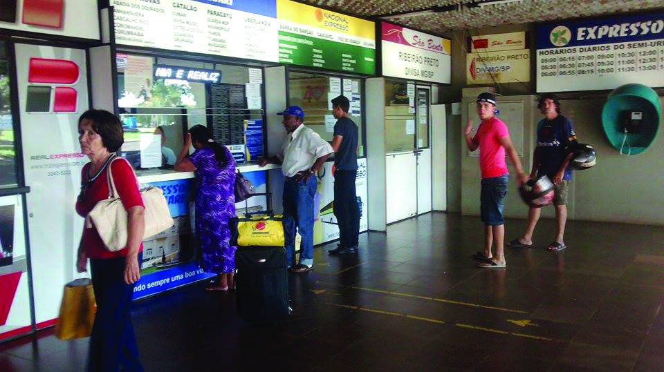 Araguarinos que utilizam o transporte intermunicipal não concordam com o reajuste