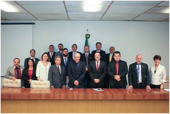 A diretoria executiva da AMUSUH esteve em audiências com deputados e senadores em Brasília (Foto: Site AMUSHU) 