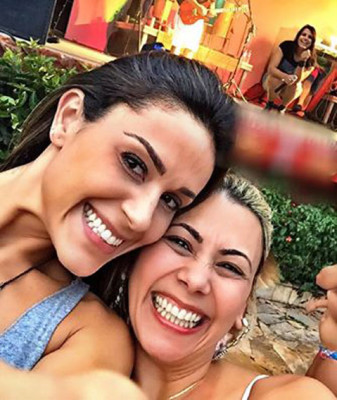 Em Araguari, a odontóloga Dra. Ludmila Haddad recebeu a estrela irmã Nadja Haddad – apresentadora e musa do SBT. As irmãs escolheram o Carnaval do tradicional clube campestre da cidade.