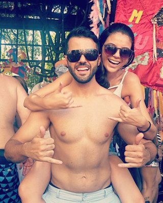   Top Personal Trainer Yuri Marra e sua lindíssima Bianca Abud se renderam à toda folia e tradição do Carnaval do Rio de Janeiro