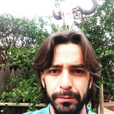  Tem dono de pub comemorando aniversário na data de hoje! O rockeiro Pablo Vieira comemora a chegada de mais um ano de vida. O garoto é bem conhecido pelos frequentadores do Vitrola Ambiente Cultural. Papo cabeça, música boa e muita cultura fazem parte da pauta do garoto no dia-a-dia. A Acesso Restrito deseja a você um excelente aniversário e muito rock'n'roll. #HojeÉdiaDeAniversário