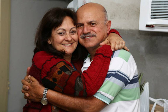 O casal de fotógrafos Leila Vieira e Bruno Vieira comemora esta semana 42 anos de casados. O querido casal da sociedade araguarina celebra a data e a família fruto desta feliz união - netos Luma, Clara, Maria, Giovanna e Bernardo; filhos – Bruna, Henrique e Camila. Parabéns!