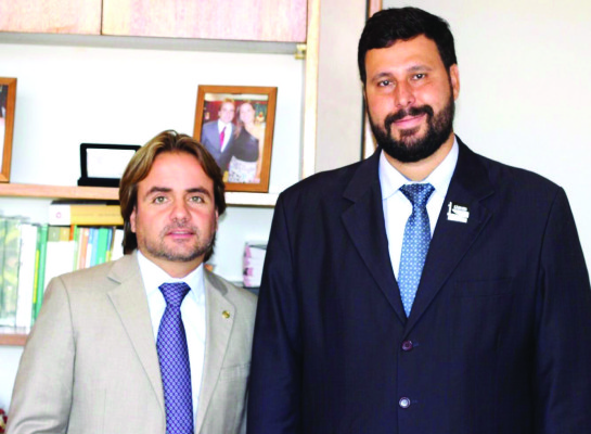 O prefeito Raul Belém se reuniu com os deputados federais Eros Biondini e Tenente Lúcio