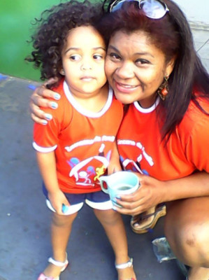 Rejaine Damião aniversariante do dia 11 ao lado da filha Maria Morena