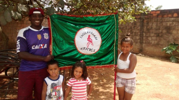 Atraso no repasse atrapalha o cronograma da Escola de Samba, conforme carnavalesco