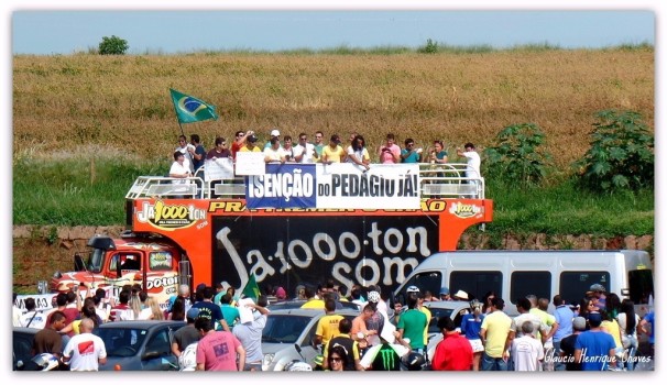 Protesto por isenção do pedágio mobilizou araguarinos manhã de sábado, 20