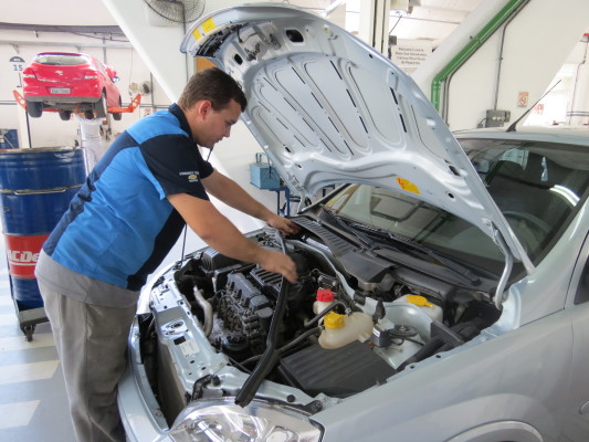 Revisão prévia no veículo é essencial antes da viagem