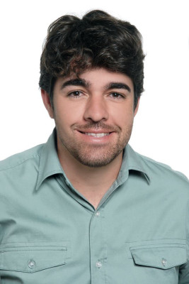 José Vitor de Resende Aguiar, empresário - “Acho inapropriada diante do momento turbulento que enfrentamos. Obviamente, soou como manobra política para privar o ex-presidente de um julgamento na justiça comum. Me senti ofendido enquanto cidadão, pois quem não deve não teme. Precisamos dar força à justiça para que puna a todos os corruptos, independente de partido político”. 