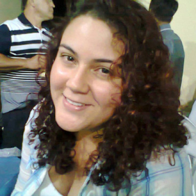 “Sou a favor das manifestações do povo, por um direito do cidadão, mas sou totalmente contrária ao impeachment, pois, não irá resolver o cenário atual brasileiro.”  Susana Santana 