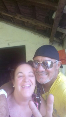 Adilson Batista dos Reis aniversariante do dia 17, ao lado da esposa Junice Campos Mendes 