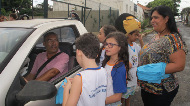Alunos da escola municipal Mario da Silva Pereira foram os protagonistas da blitz