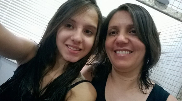 Eduarda Lemos de Oliveira, aniversariante do dia 25, ao lado da mamãe Eva Irene Lemos de Oliveira 