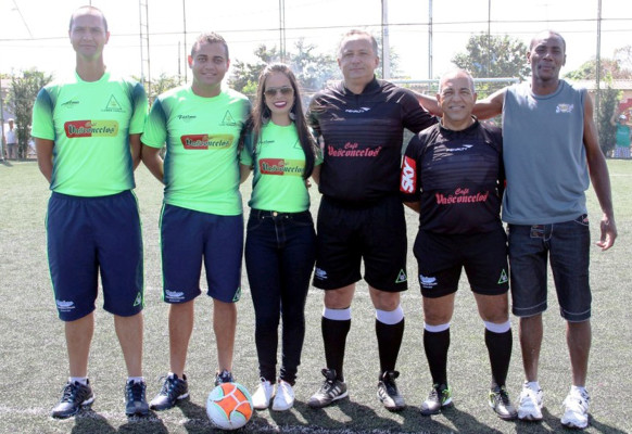 Equipe de arbitragem da competição