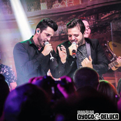 E a Acesso Restrito tinha certeza, foi sucesso absoluto a gravação do primeiro DVD da dupla Dyogo & Deluca. Casa cheia, galera bonita e todos cantando o novo sucesso “Eu não aguento mais, bora beber, bora beber”. Podem ir ensaiando que esta vai estourar nas rádios e casas noturnas de todo o Brasil. A idealização do projeto foi concluída em Goiânia, mais precisamente na linda boate VALLEY PUB na noite de quarta-feira, dia 9. A dupla agradeceu nas redes sociais a todos os parceiros e ao público presente no evento.  Agora é só aguardar o resultado desta noite fantástica e deste belo trabalho que foi a gravação do 1° DVD da dupla Dyogo & Deluca. #Sucesso