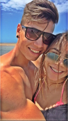 Quem também festeja aniversário esta semana é Bryann Torrecilha. O jovem acompanhado de seu amor, a namorada Amanda Dorázio comemora aniversário neste sábado, dia 12 de março. Deixo aqui meus cumprimentos pelo dia e desejo sucesso e muitas realizações. #FelizAniversário