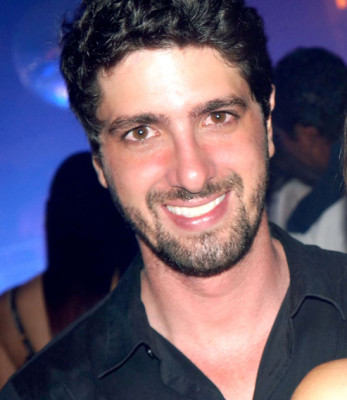 E tem mais aniversariante desde dia 30 de março! O arquiteto Daniel Póvoa Silveira comemora mais um ano de vida nesta quarta-feira. O moço é bastante conhecido na cidade e muito parceiro nosso. Desejo um excelente aniversário e muitos projetos neste 2016. #Parabéns