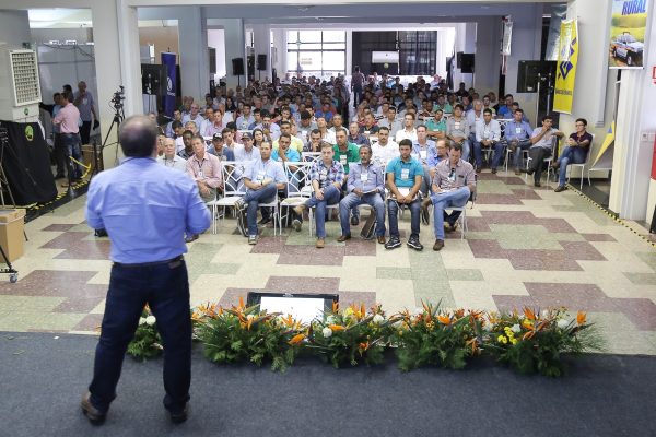 Dr. Roberto Lyra Villas Bôas, da Unesp de Botucatu afirma que a planta precisa da quantidade adequada de nutriente para se desenvolver