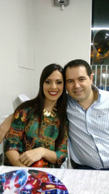 Jamylla Lycia Costa Pedroso Fernandes, aniversariante do dia 14. Na foto, com o esposo Fabiano Cândido Fernandes (14/3) 