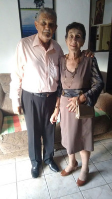 Cumprimentos especiais à senhora Maria Elza Ribeiro Alves que no dia 21 completa 76 anos. Na foto, com o esposo Julio Alves Pinto 