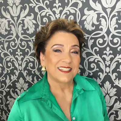 5-Maria Otilia Carvalho expressa a sua fé católica em todas as atitudes da vida e dedica seu tempo ao estudo do Evangelho e trabalhos sociais. É vice-presidente do partido político PRB. 