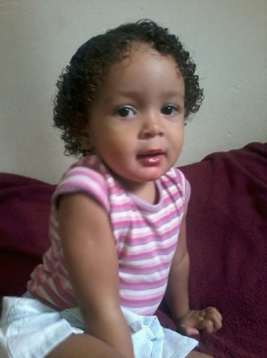 Mayara Luiza Carvalho de Oliveira completou ontem, dois aninhos. Filha de Monique e Luiz Muilla 