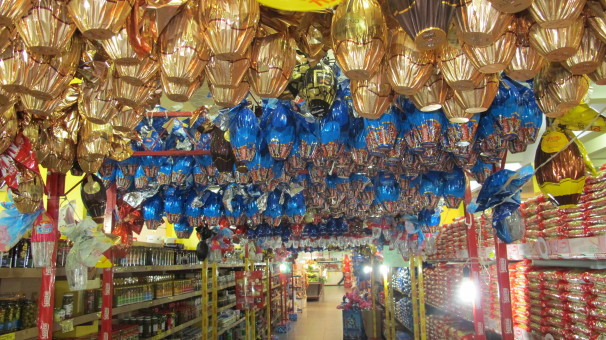 Para compensar a queda nas venda dos ovos de chocolate, supermercados reduziram os preços