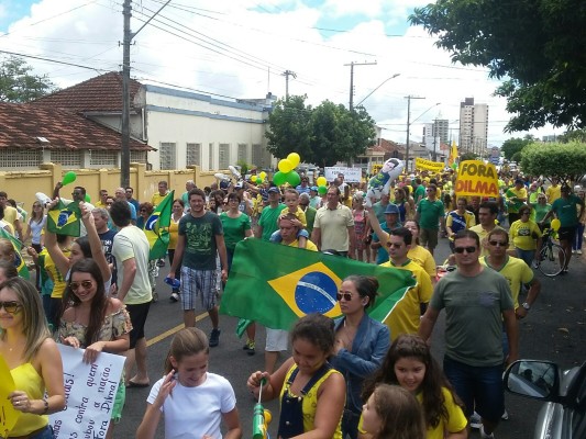 Manifestação de domingo  foi a maior realizada no município