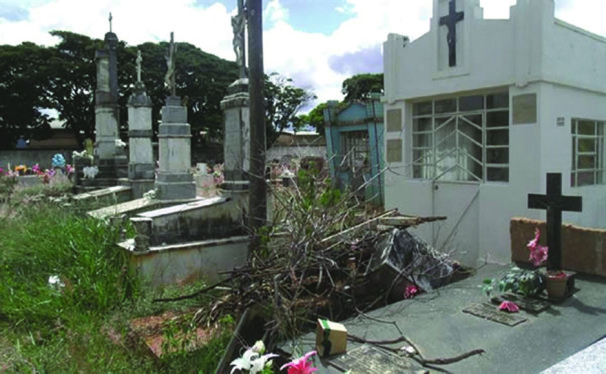 Edital chama proprietários de túmulos com o objetivo de solucionar os problemas encontrados no Cemitério Municipal Bom Jesus