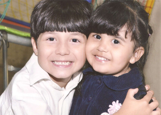 Ivo Spíndola Oliveira e Bruna Spíndola Oliveira, aniversariantes do dia 20. Filhos de Adailton C. Oliveira e Glaucia F. Spíndola 